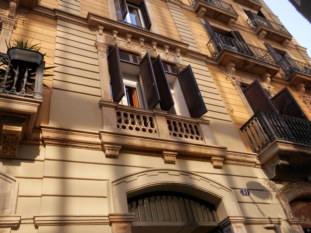 Barcelona Central Garden Hostal — Photos 1